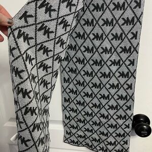 Michael Kors Winter Hat Scarf Set Black and Gray Logo NEW Plastic of Tag On It